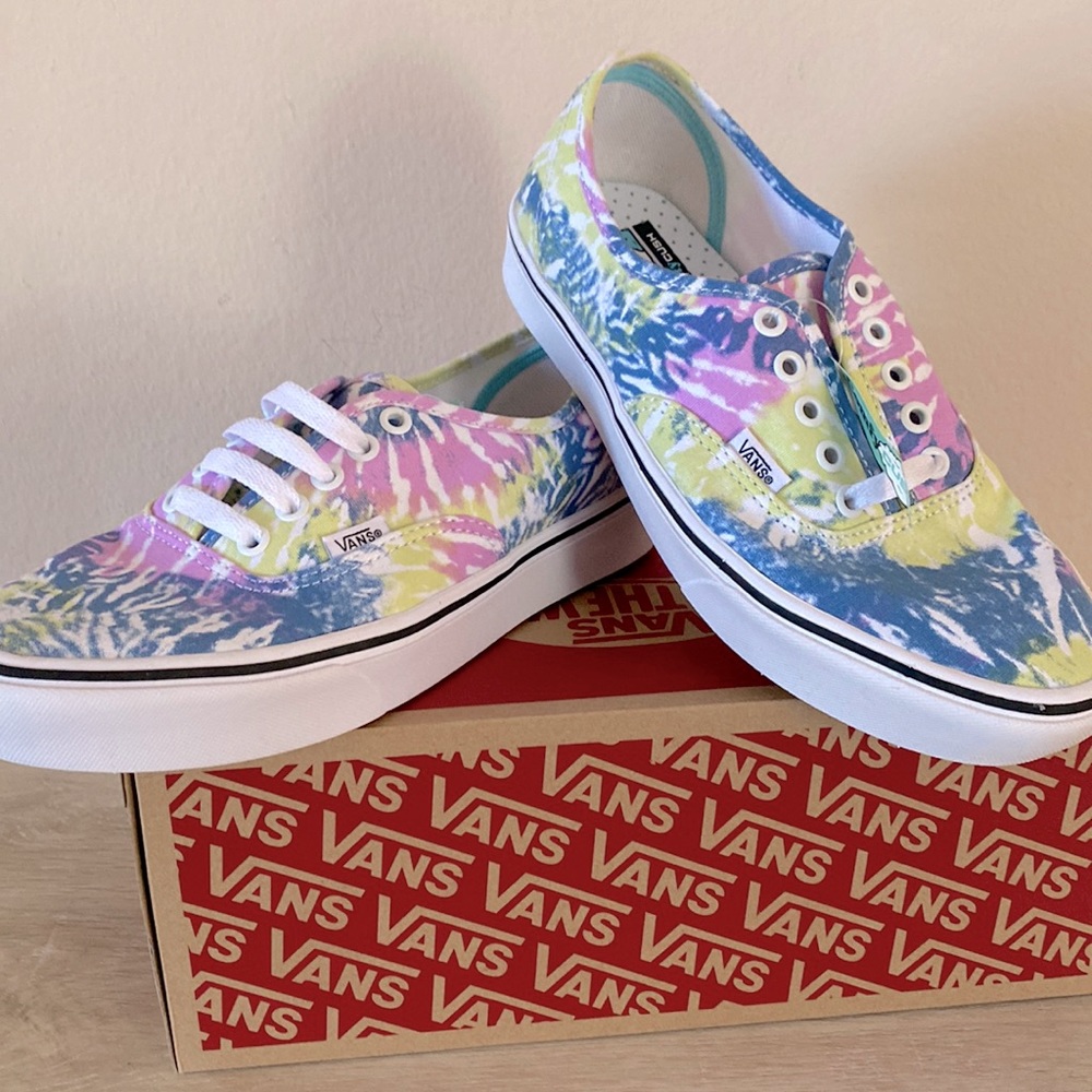 New Vans Shoes colorful women’s 8.5 NewwBox